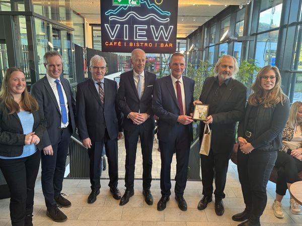 Offizielle Einweihung des Lagunen-Erlebnisbades