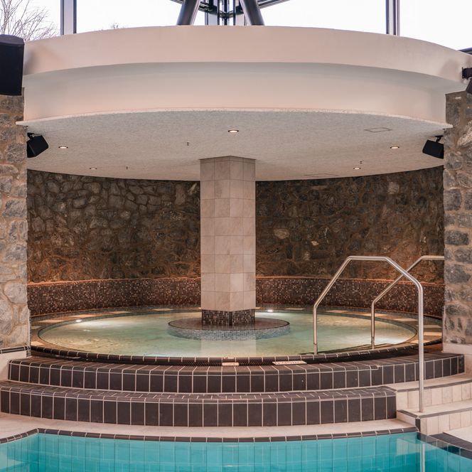 Whirlpoolgrotte im Lagunen-Erlebnisbad