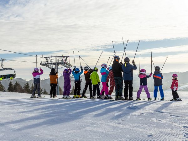 Skischule an der Bergstation Ritzhagen in Willingen