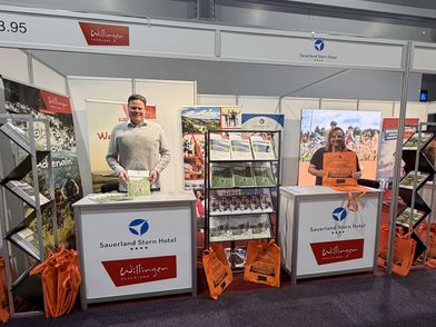 Gemeinsamer Messestand von sauerland Stern Hotel und Tourist-Information Willingen auf der Fiets en Wandelbeurs in Utrecht 2026