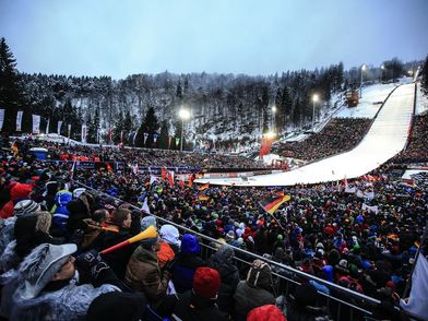 Zuschauer beim FIS Skisprung Weltcup in Willingen