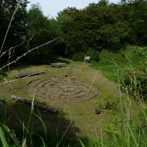 Sauerland-Seelenort Steinbruch Hengböhl mit Labyrinth